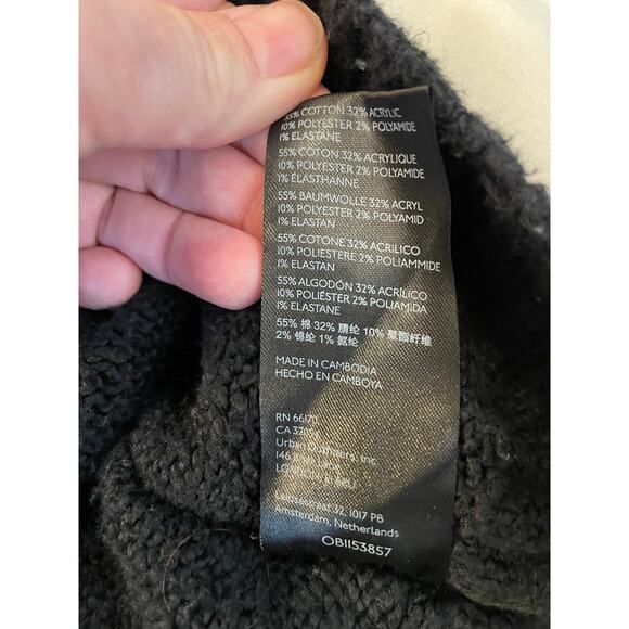 Free People V-Neck Sweater - Size M - Thick & Cozy‎ - Picture 8 of 8